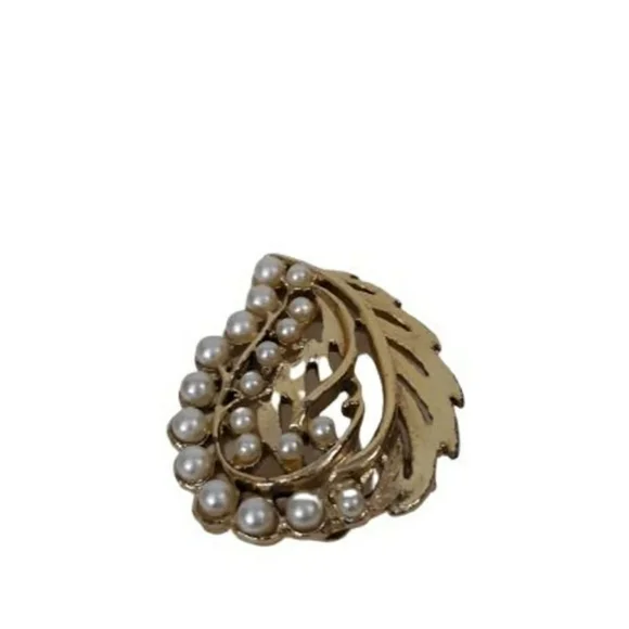 Vintage faux pearl Goldtone womens pin Jewelry - Picture 4 of 7